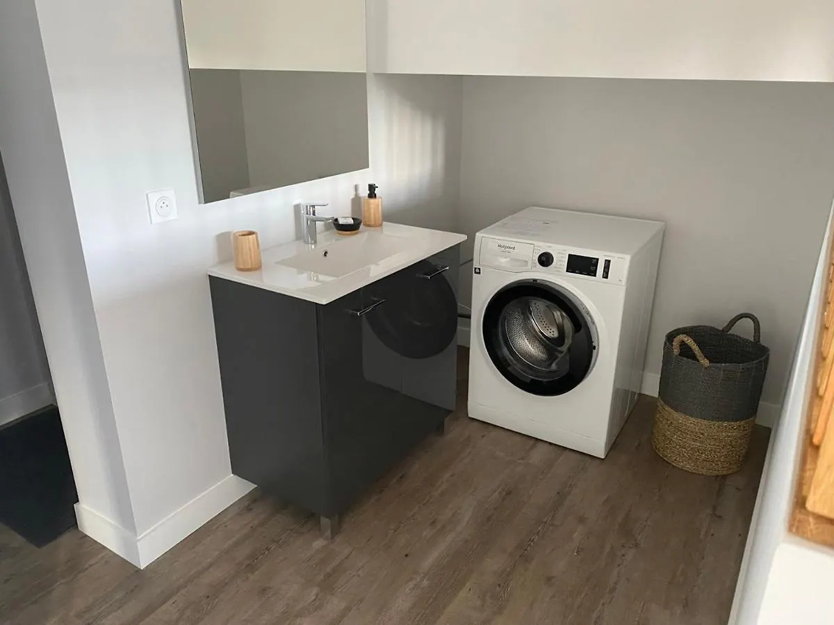 Appart T2 Avec Parking, Loggia, Vue Puy De Dome Clermont-Ferrand Frankreich